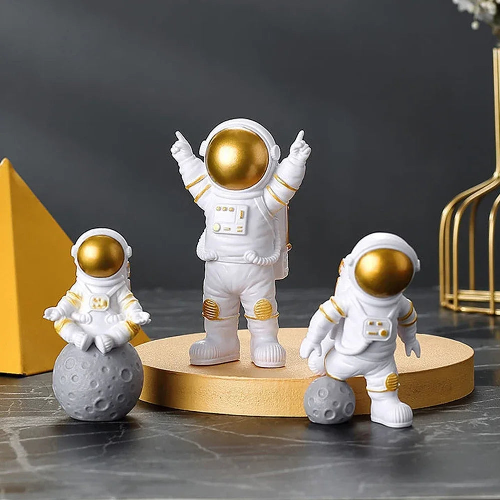 4 pcs Astronaut Figure Statue Figurine Spaceman Sculpture Educational Toy Desktop Home Decoration Astronaut Model For Kids Gift